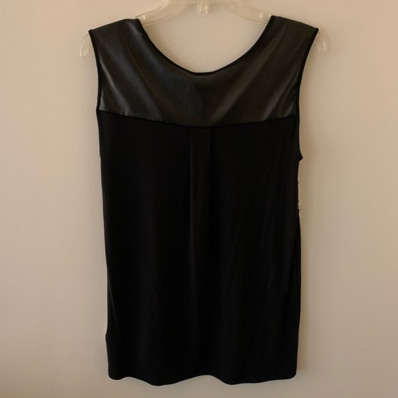 DKNY Sleeveless Top Faux Leather Back Black Ivory XS NWT - Picture 3 of 6